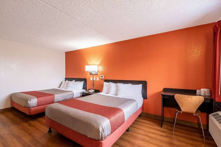 Room 8 of 28