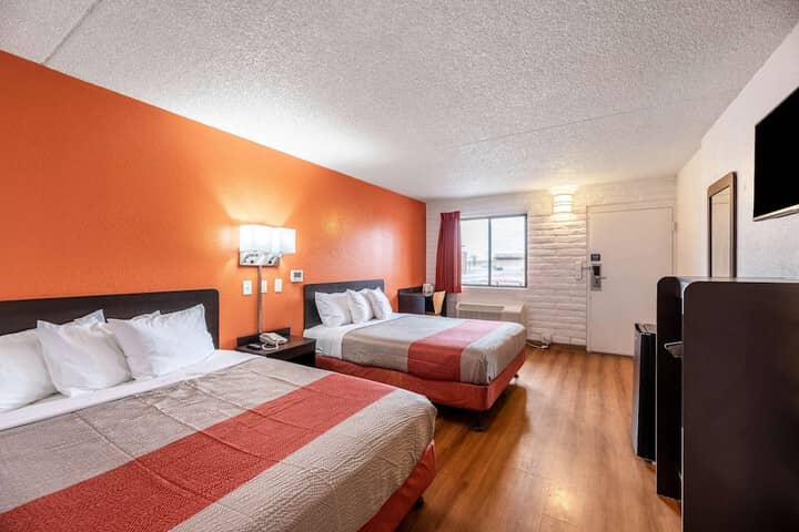 Room 12 of 28